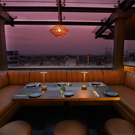 Hotel Le Himalaya Катманду Экстерьер фото