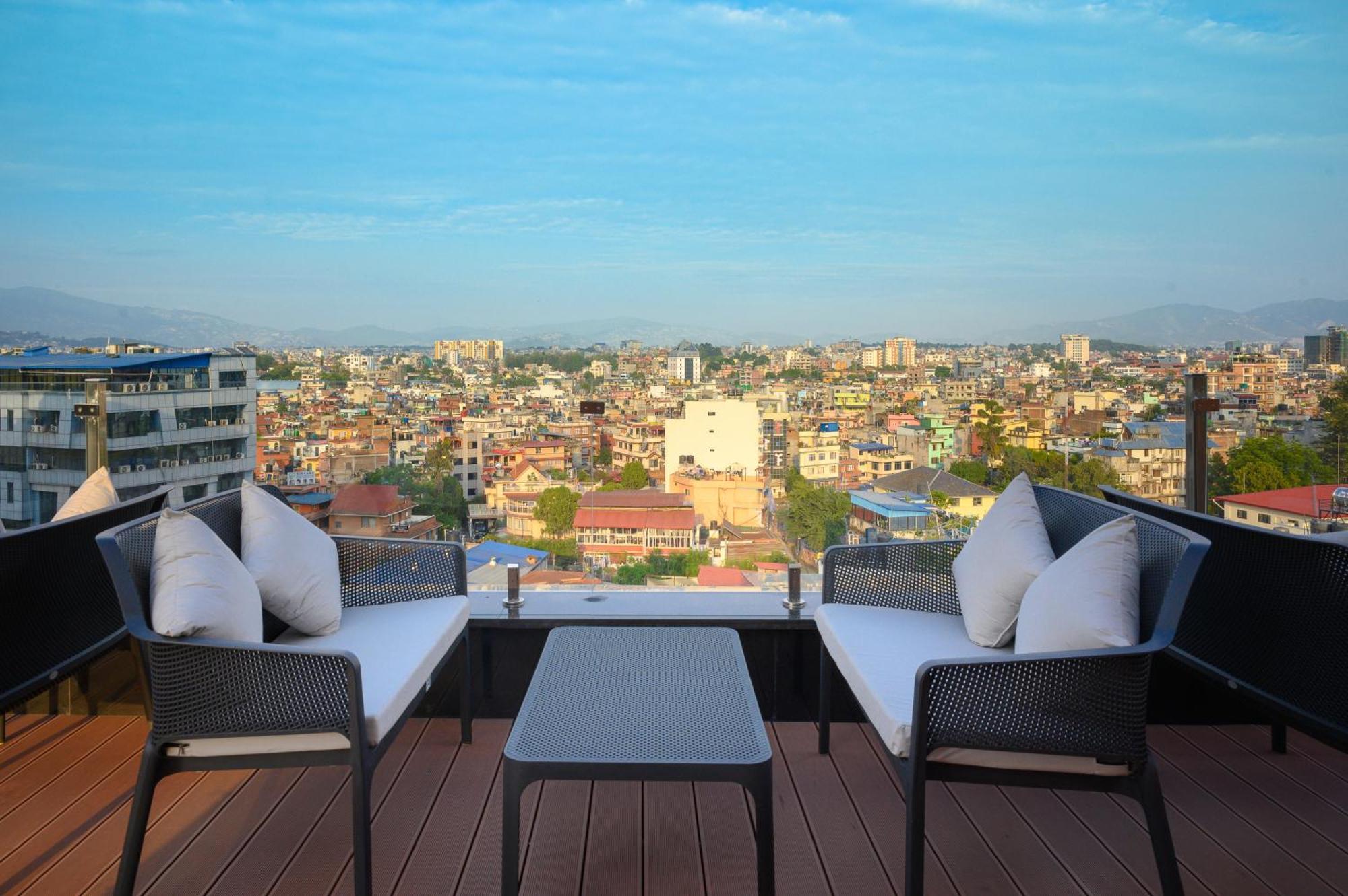 Hotel Le Himalaya Катманду Экстерьер фото