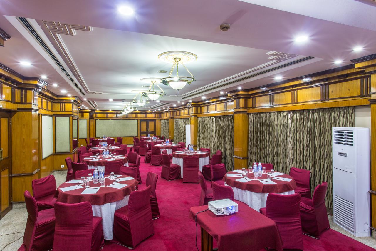 Hotel Le Himalaya Катманду Экстерьер фото