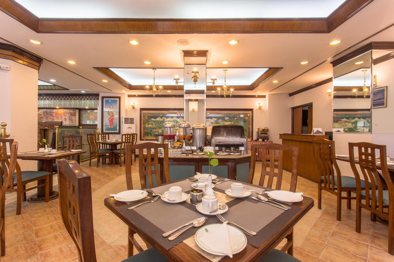 Hotel Le Himalaya Катманду Экстерьер фото